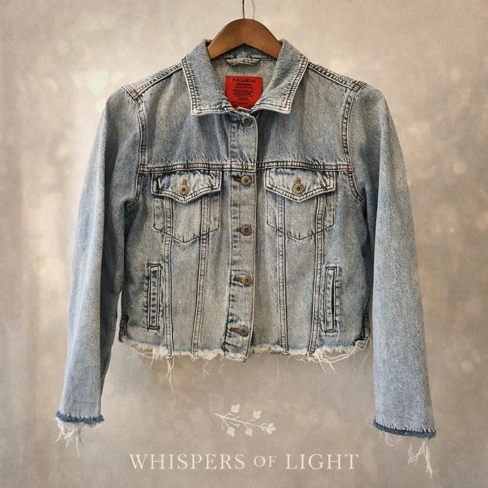 🌿 Pull&Bear Cropped Denim Jacket • Distressed Raw Hem Size Medium